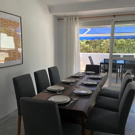 펜션 El Paraiso Marbella Retreat 에스테포나